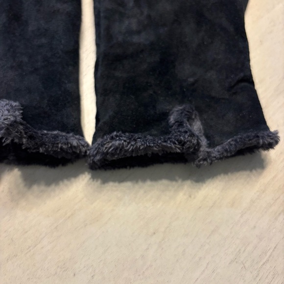 Black Suede Gloves with Fur Trim - Picture 6 of 6